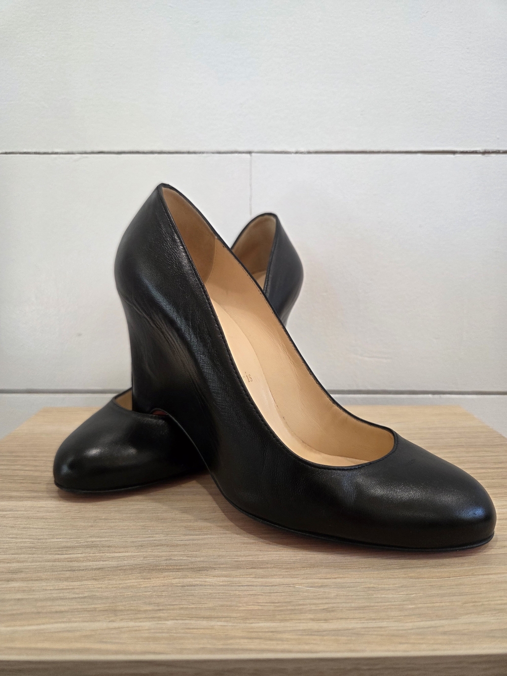 Christian Louboutin Classic Pumps - Picture 2 of 11